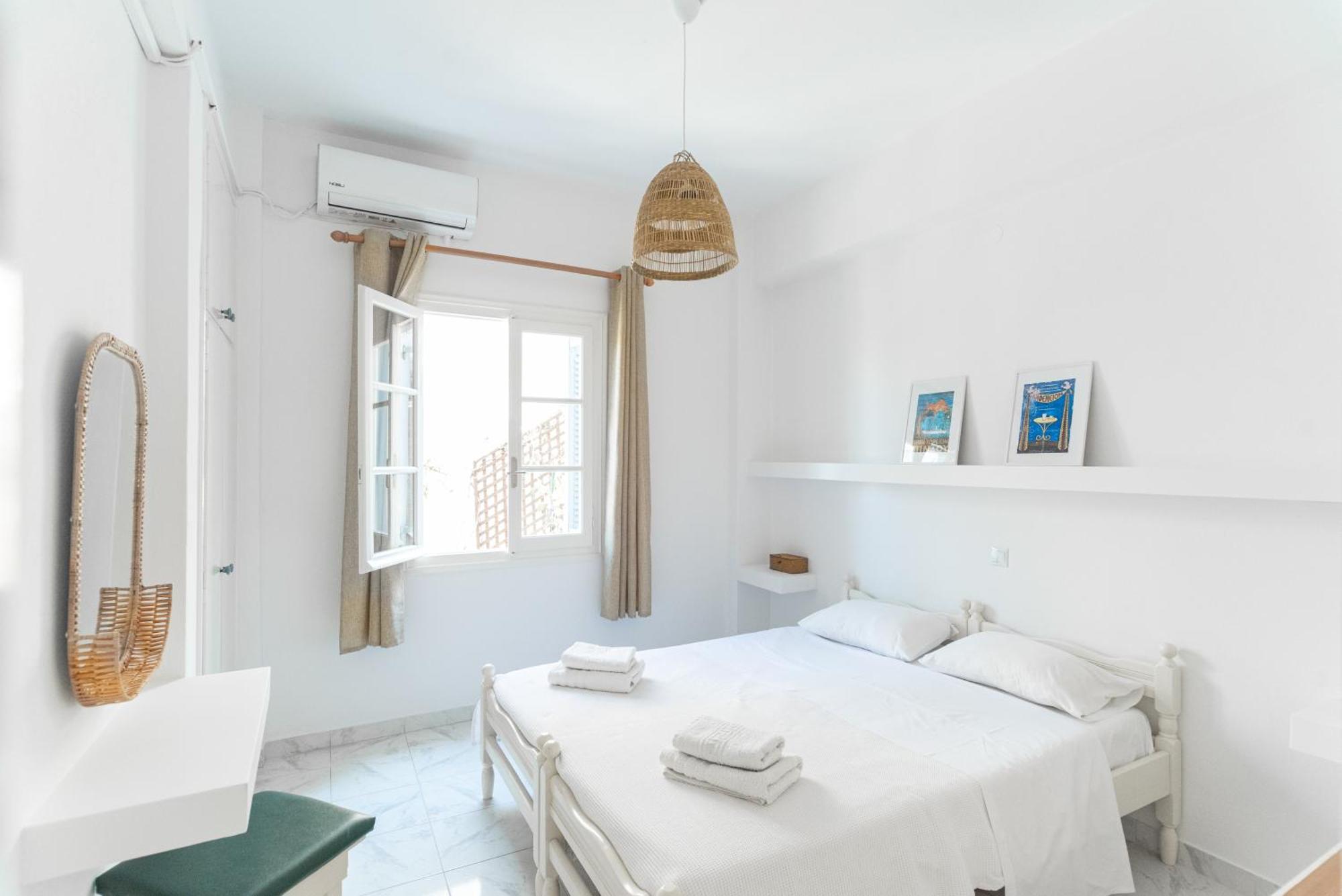 Theo Studios & Apartments Spetses Town Exterior photo