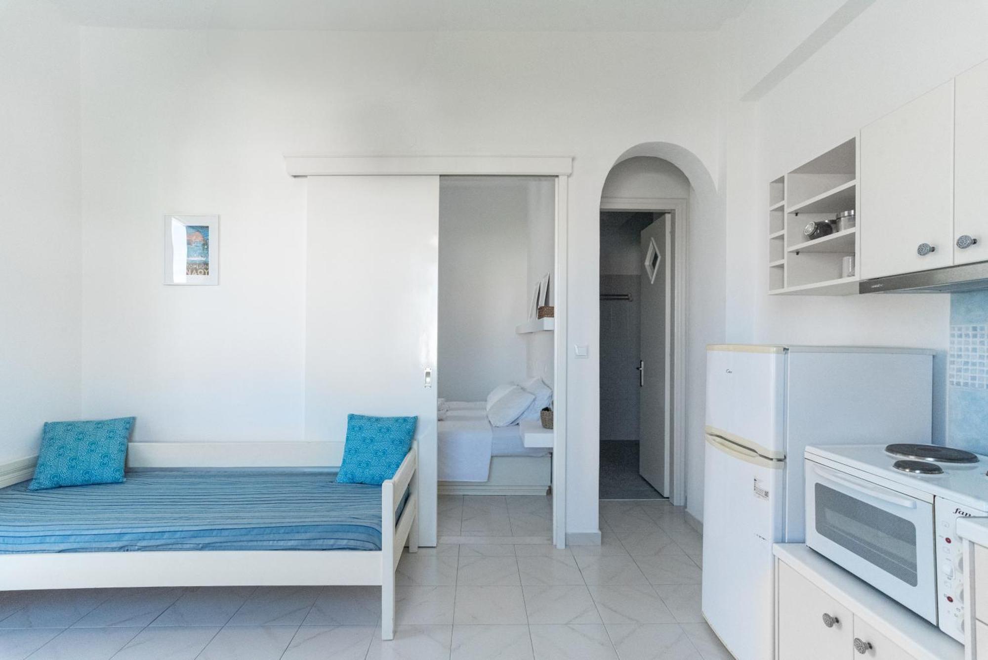 Theo Studios & Apartments Spetses Town Exterior photo