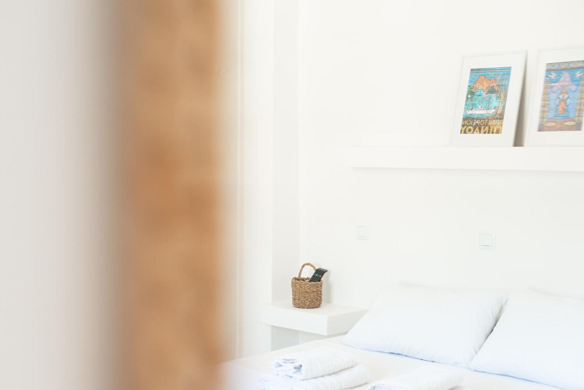 Theo Studios & Apartments Spetses Town Exterior photo
