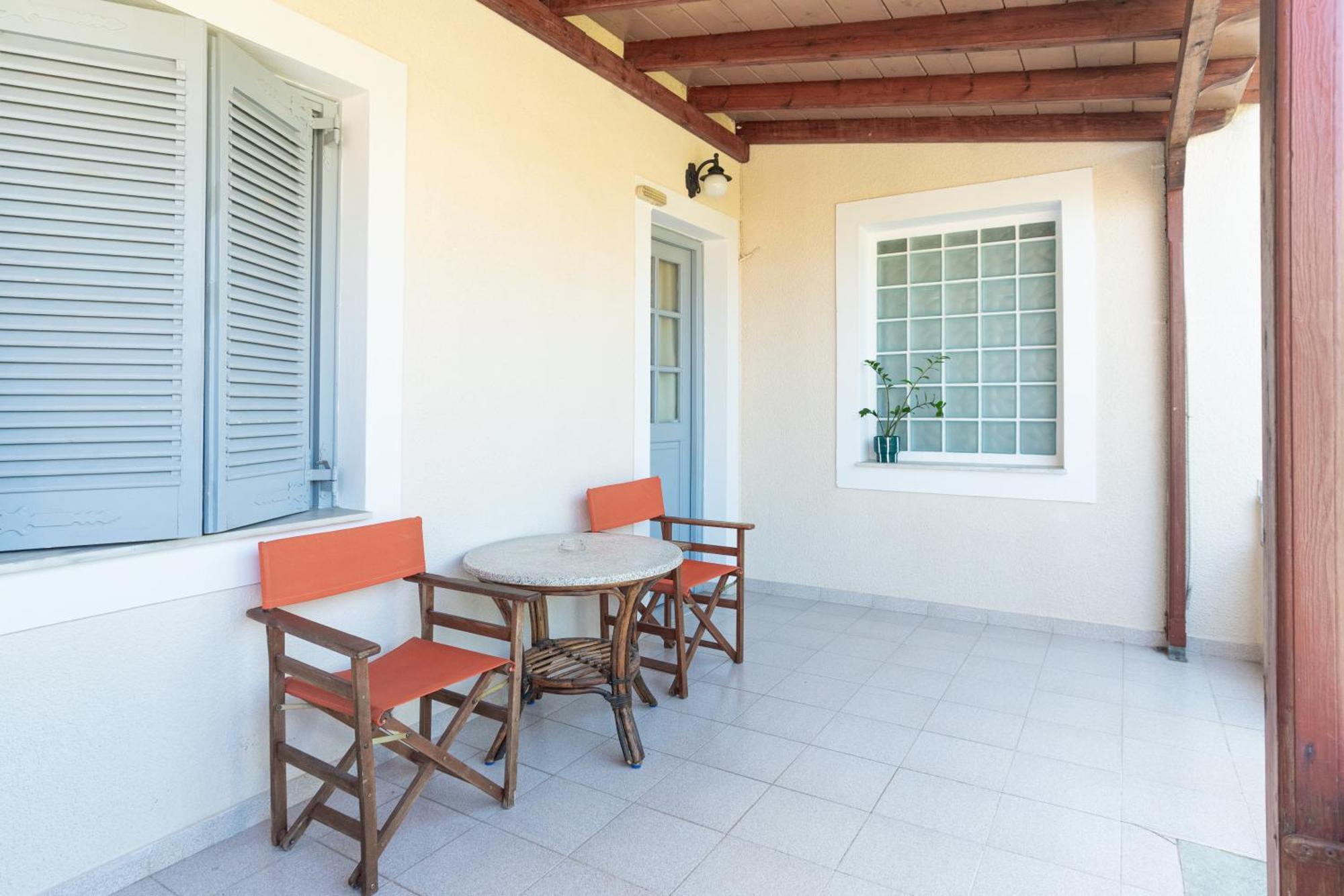 Theo Studios & Apartments Spetses Town Exterior photo