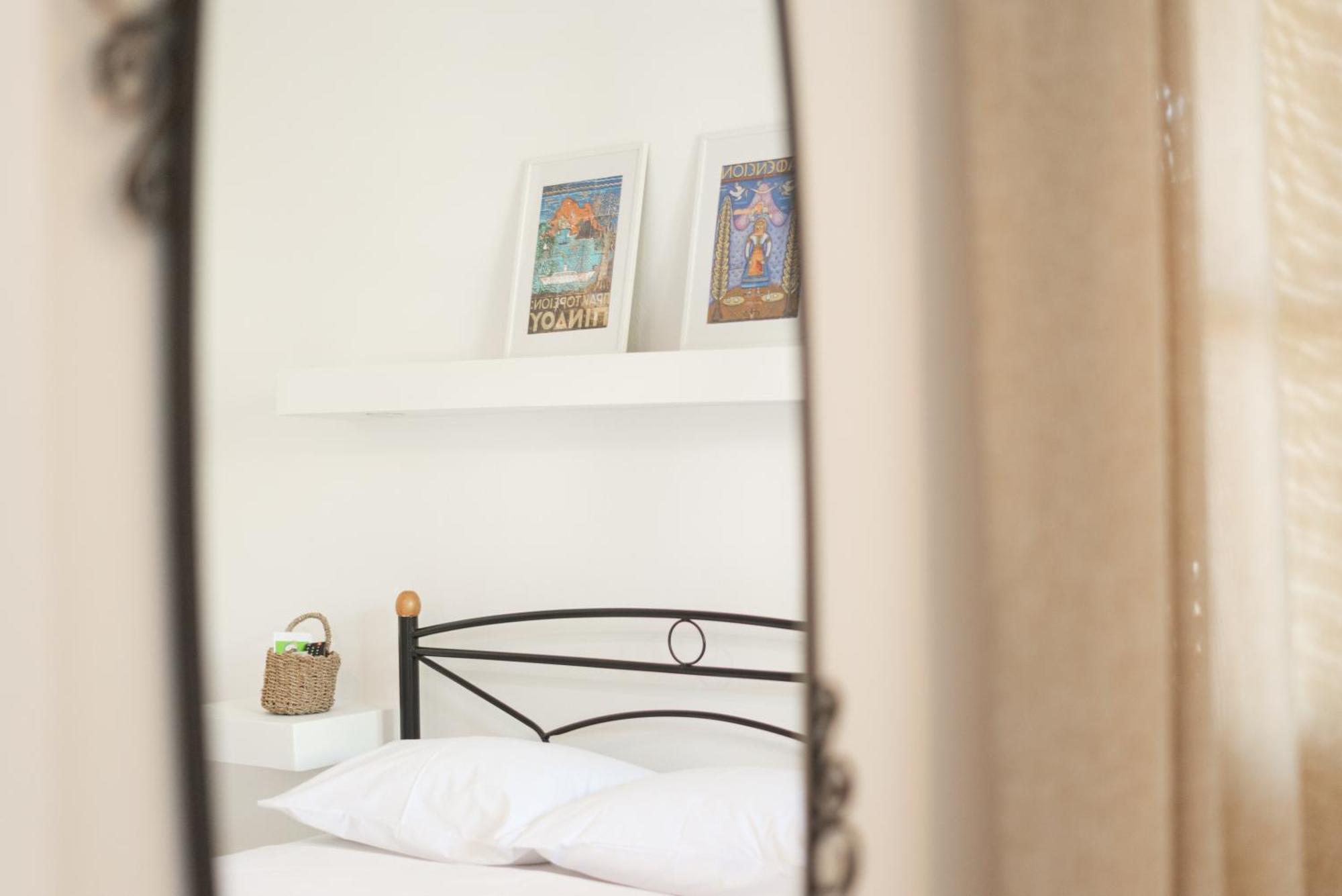 Theo Studios & Apartments Spetses Town Exterior photo